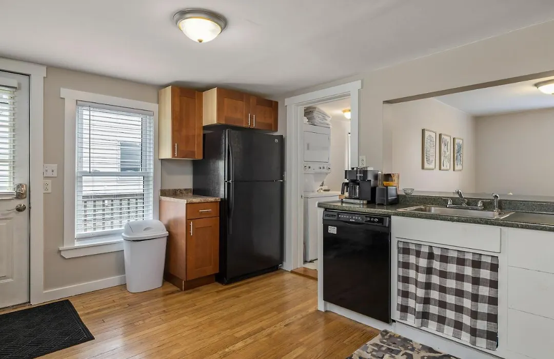 The Brew House - 2Nd Floor Private Apartment - Located Above Newscapes Brewing-1