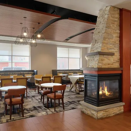 Hampton Inn Portland Downtown Waterfront-2